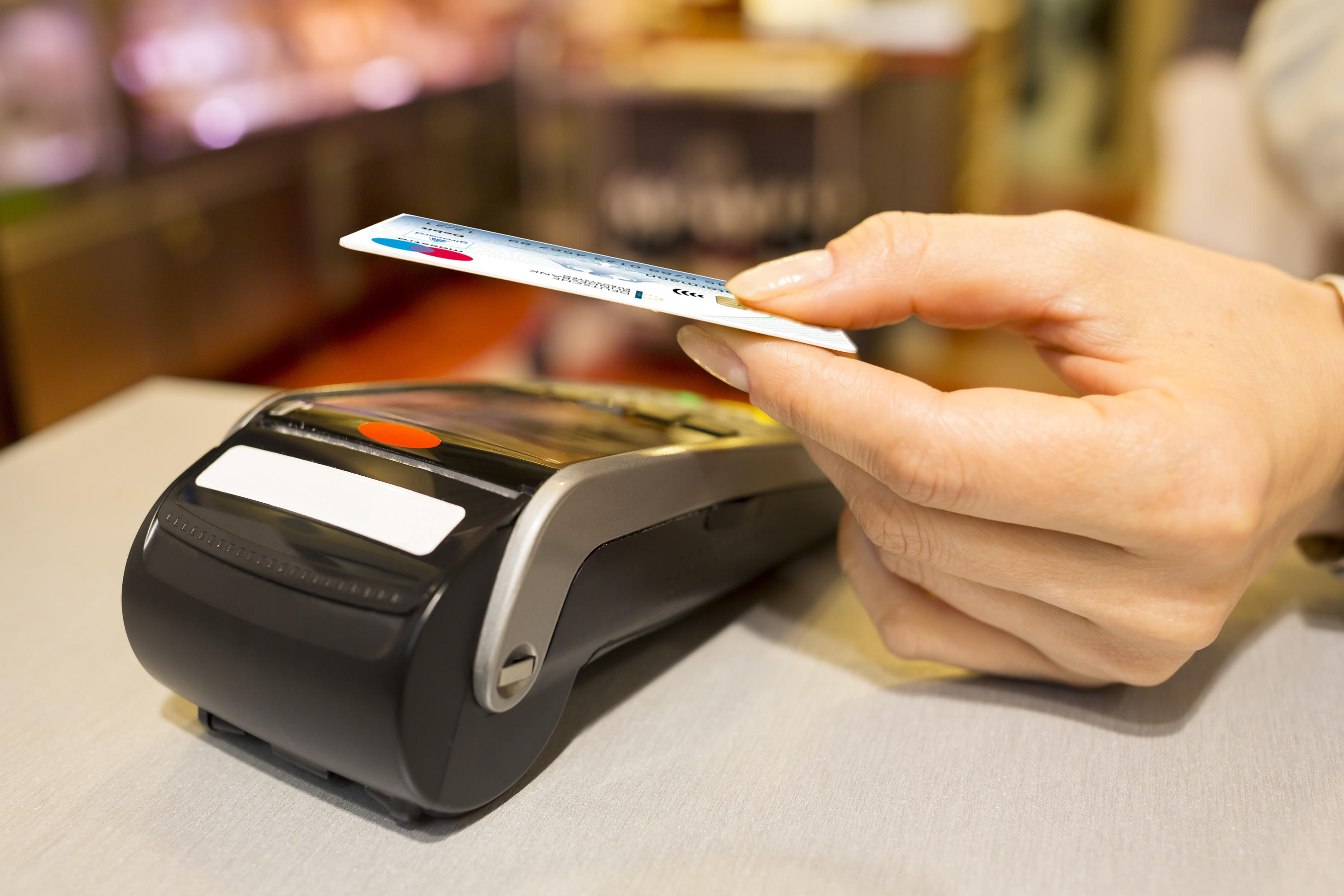 Kontaktlose Zahlung mit einer Bankkunden-Karte der Bundesbank